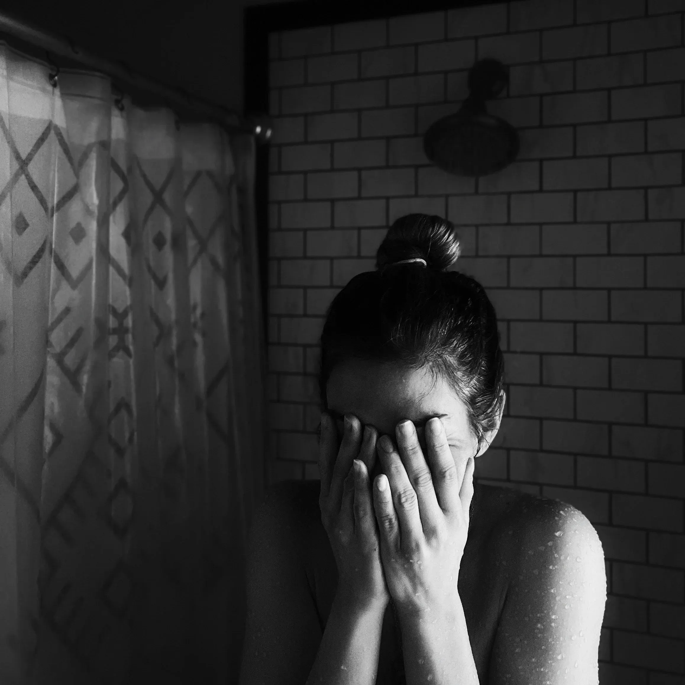 Quiet interior view representing anxiety and reflective psychological support
